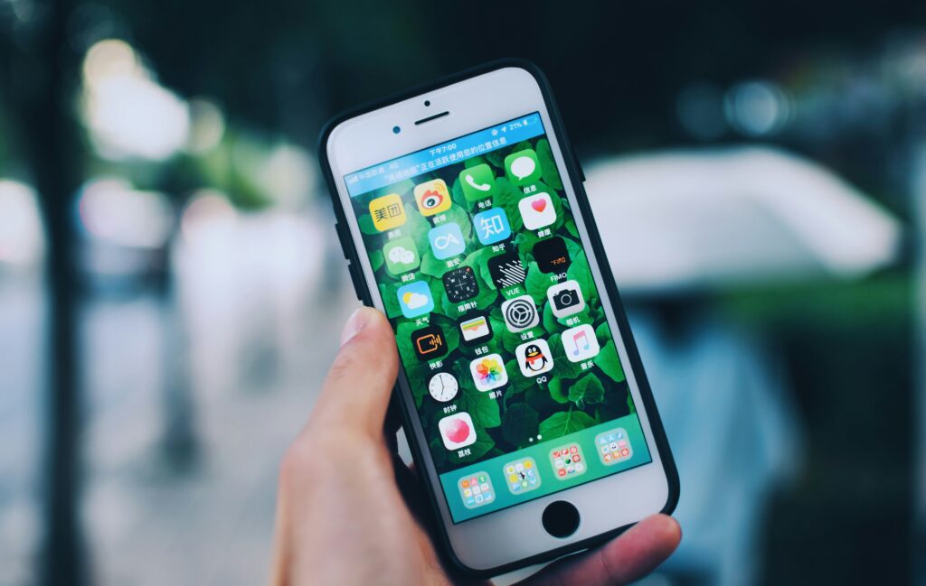 how to unhide apps on iphone
